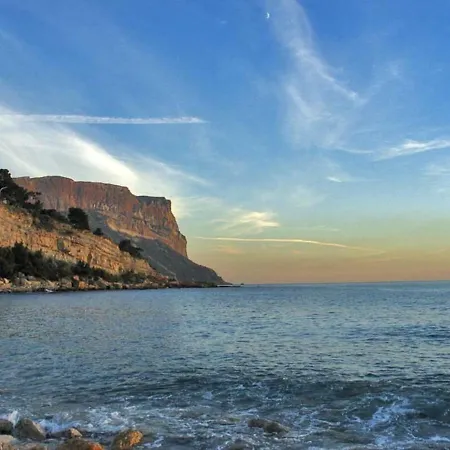 Calanque アパート